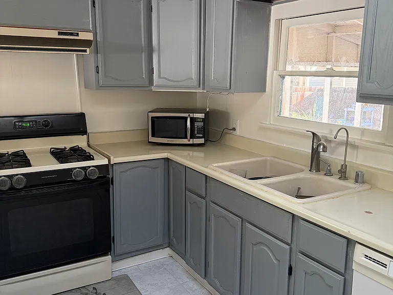 344 N Poli St — Photo 13