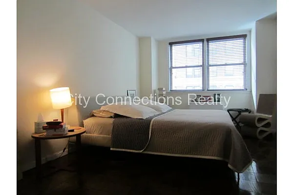 Rented by City Connections Realty | media 10