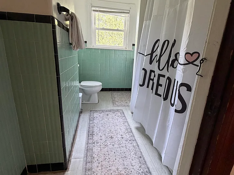 435 Broad St — Photo 16