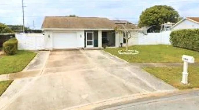 1077 Fernlea Dr #B — Photo 1