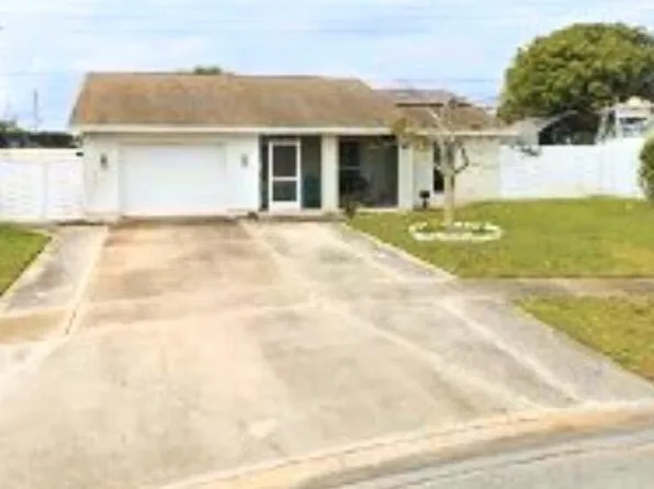 1077 Fernlea Dr #B, West Palm Beach, FL 33417
