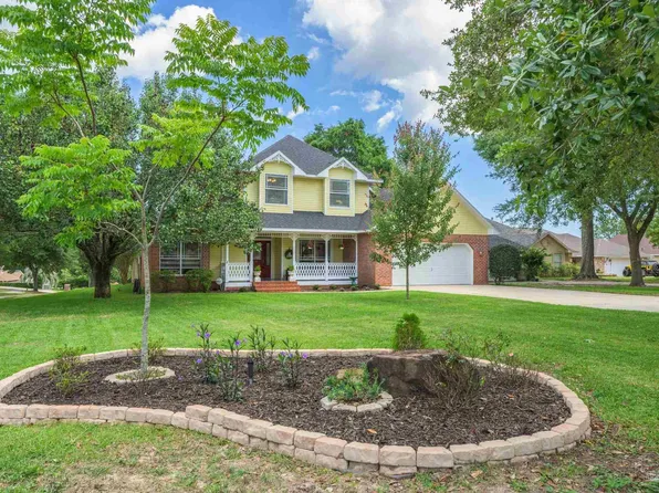 2205 Valle Escondido Dr, Pensacola, FL 32526