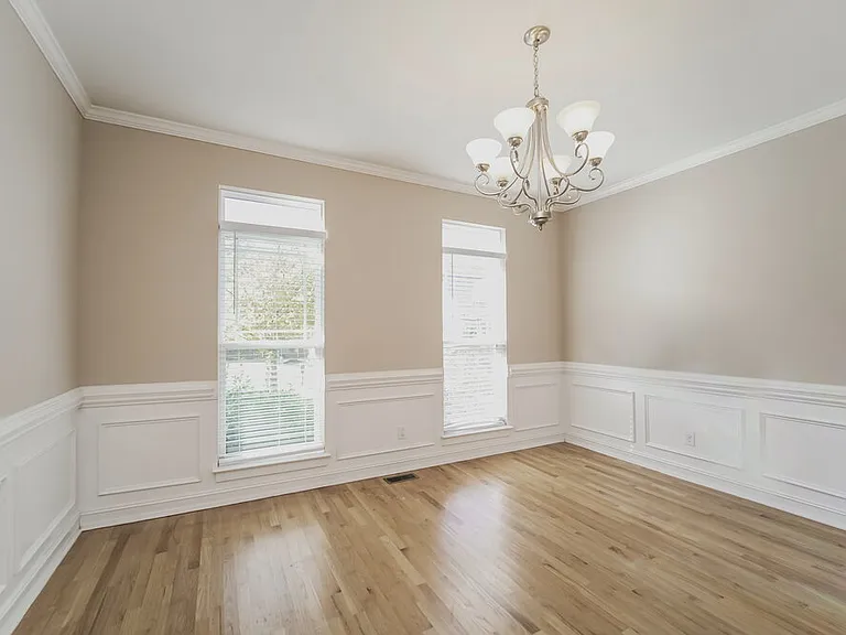 8607 Castle Cliff Dr — Photo 6