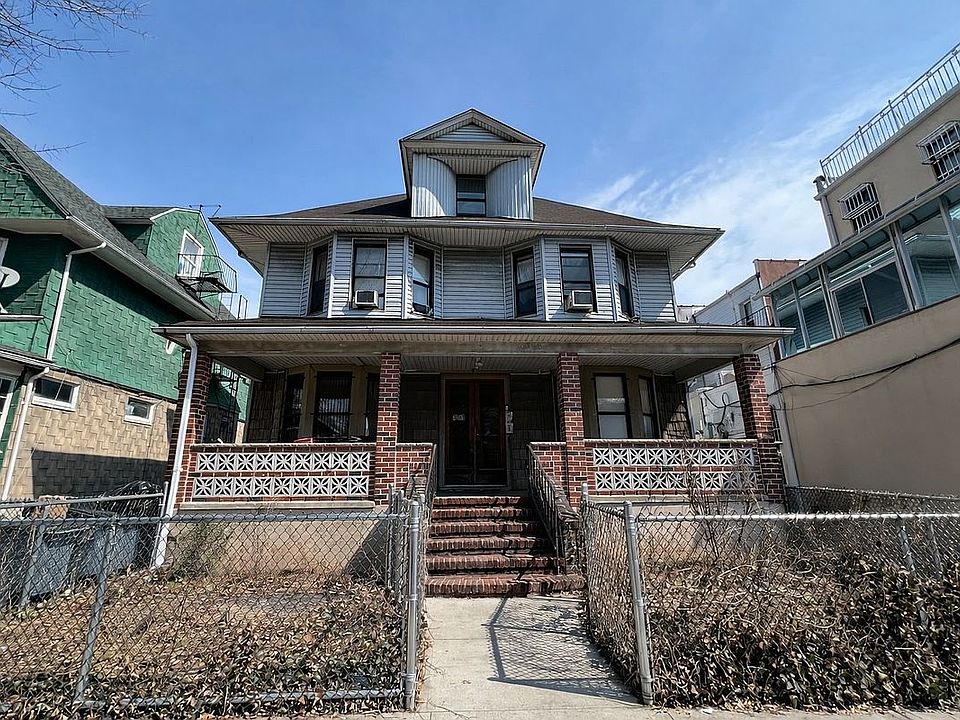 1st image of 351 E 16th St
