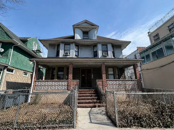 351 E 16th St, Brooklyn, NY 11226