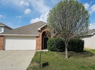 913 Buffalo Springs Dr, Fort Worth, TX 76140