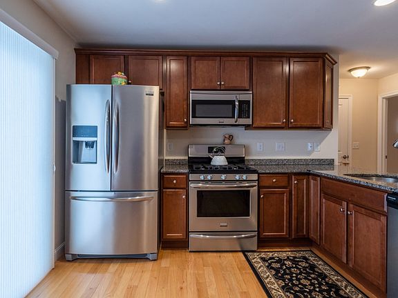 4th image of 17 Stinson Dr
