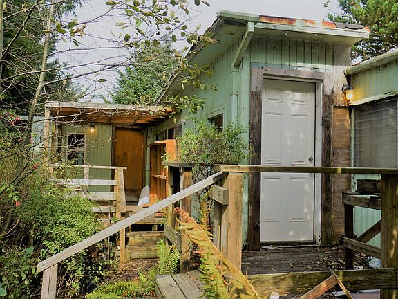 4th image of 147 NE 56th St