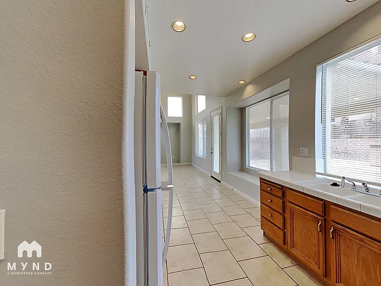 245 Farlin Cir — Photo 3