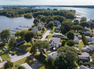 51 Flintstone Rd, Narragansett, RI 02882