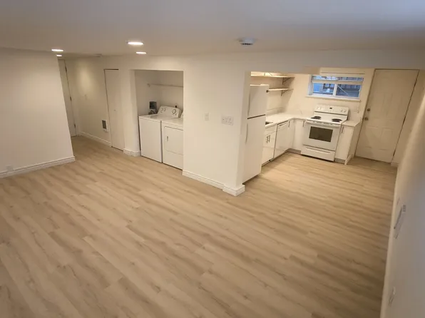 3648 44th Ave SW #B1, Seattle, WA 98116