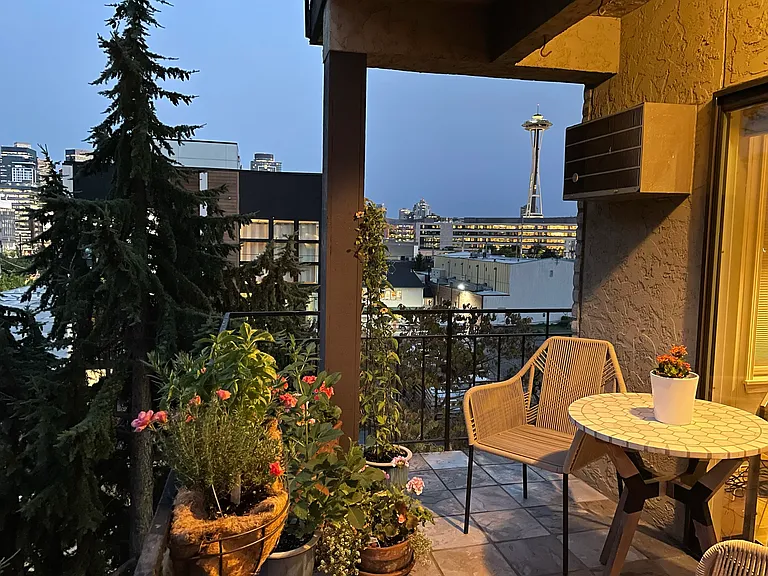 610 Aloha St #201 — Photo 21
