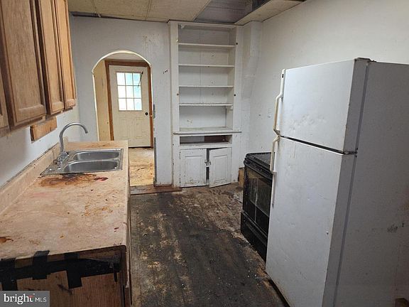 3rd image of 306 S 5th St