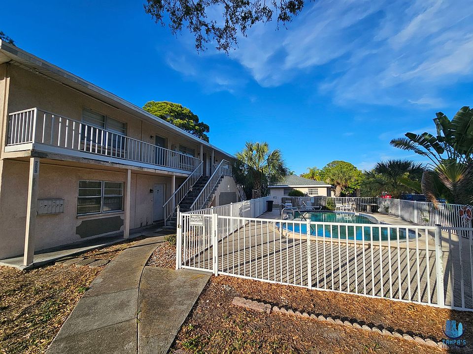 1st image of 209 NW Jefferson Cir N #209-11