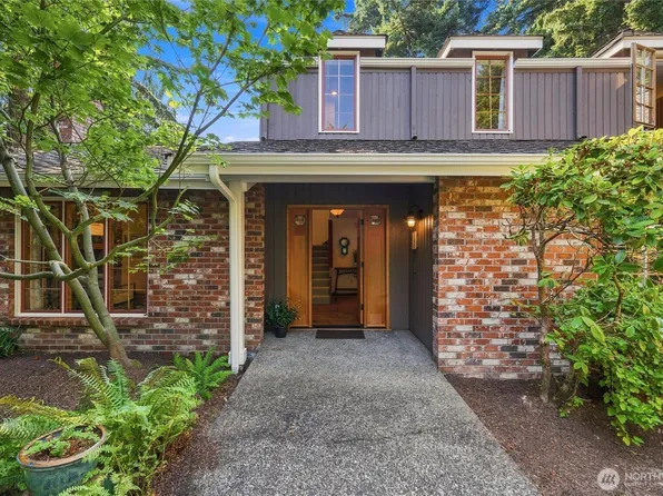 2615 93rd Place NE, Clyde Hill, WA 98004