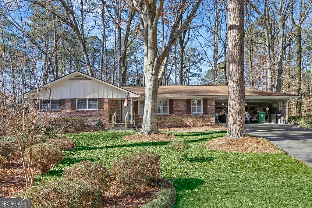 2042 Silvastone Dr NE photo 1