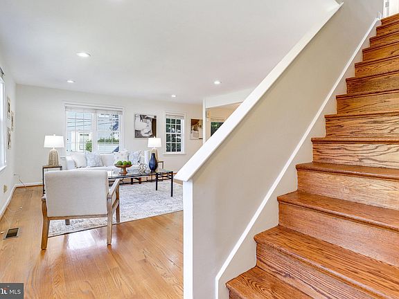 4th image of 2401 S Culpeper St