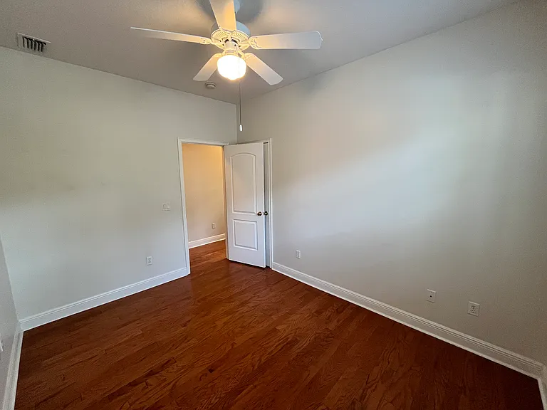 820 Ellwood Ave #A — Photo 18