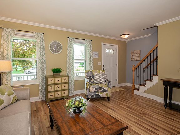 5th image of 2 Woodlawn Cir