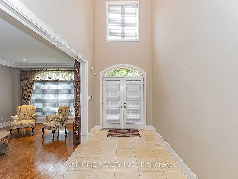 395 Princess Ave — Photo 3