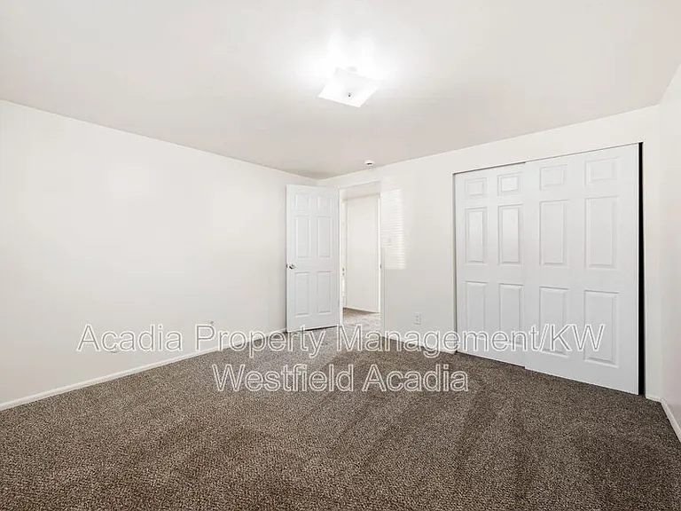 255 E 500 N #255 — Photo 15