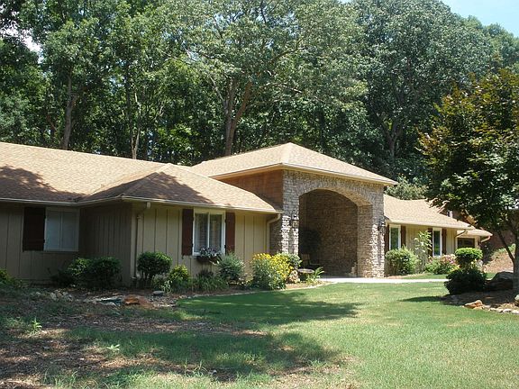 sprawling ranch with over 5400 sq. ft