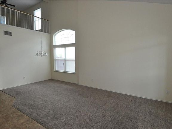 5th image of 17302 Zola Ln