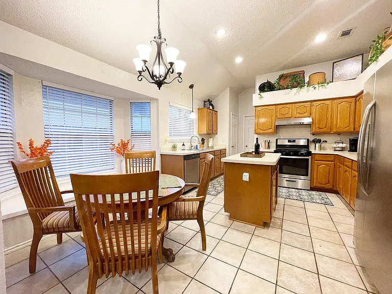 8306 Trail Lake Dr — Photo 7