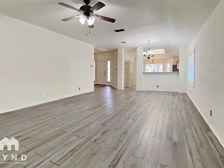 4611 Echo Lake Dr — Photo 4
