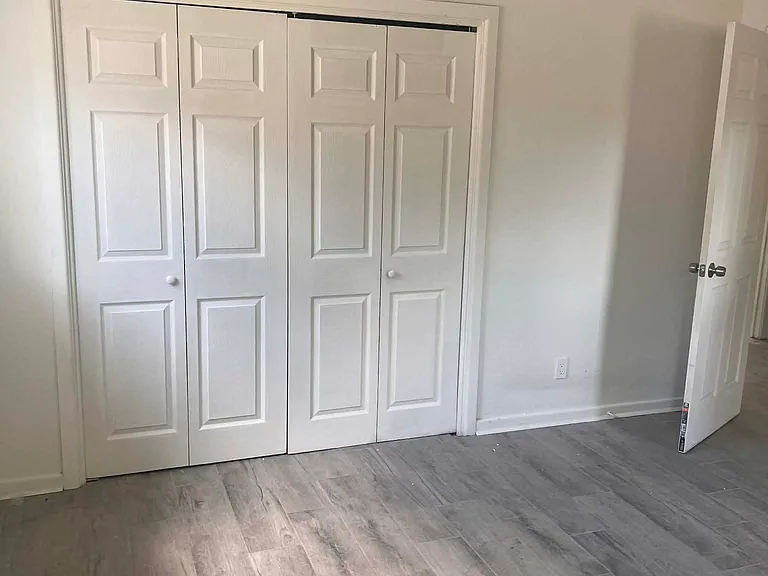 2407 E Washington Ave — Photo 18