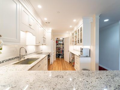 51 Forest Ave APT 49, Greenwich, CT, 06870