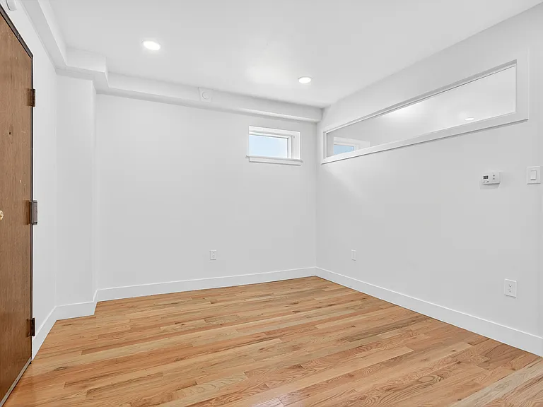 2213 Green St #B2 — Photo 7