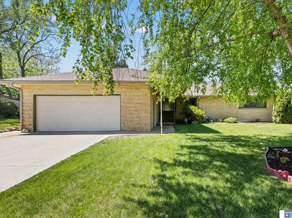 4511 E Eden Dr, Lincoln, NE 68506