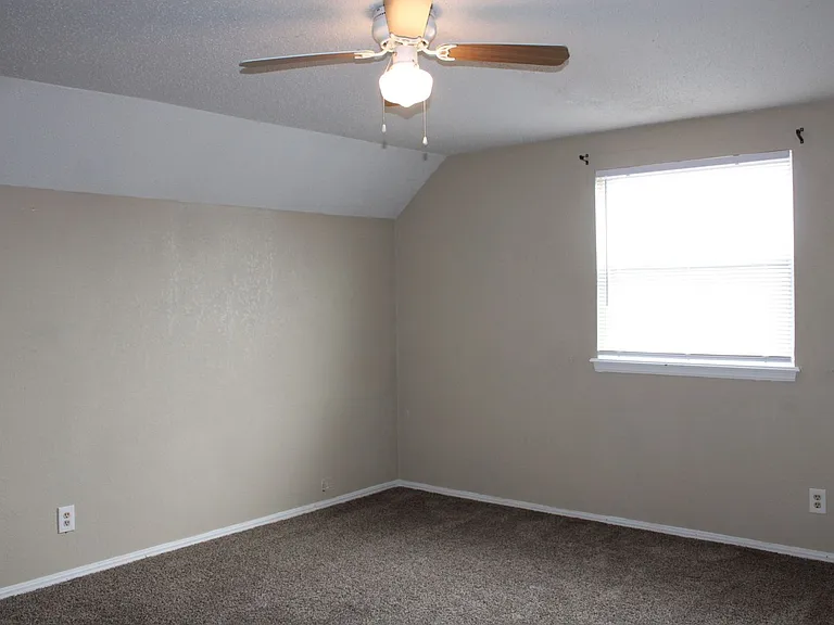 4010 SE 14th Pl — Photo 13