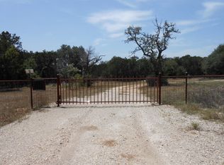 439 Holdsworth Dr, Kerrville, TX 78028