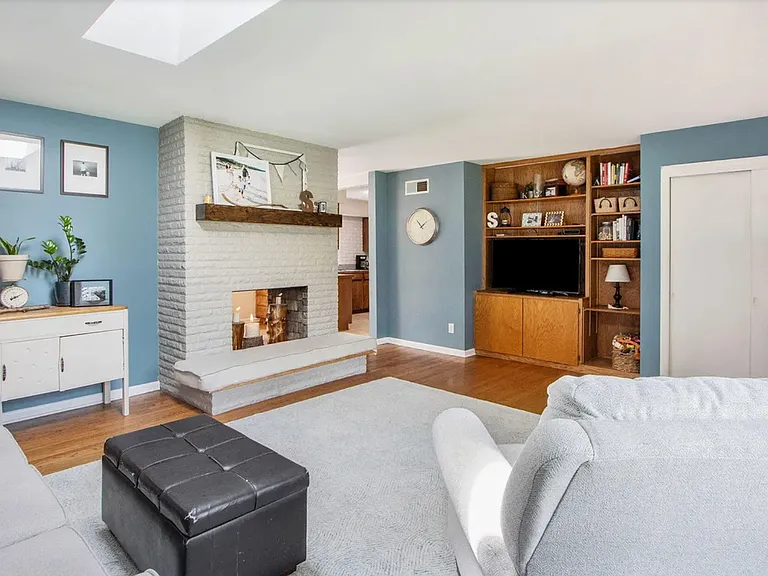 2909 Crestview Ave — Photo 4
