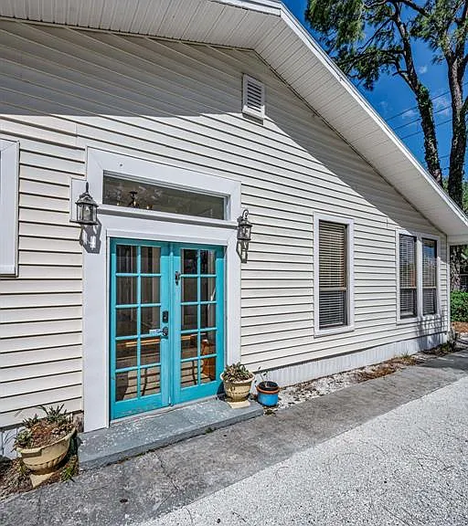 525 Bay St — Photo 35