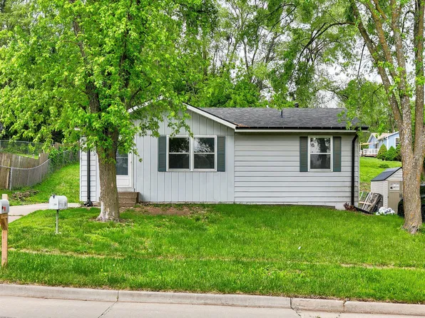 4242 SE 6th St, Des Moines, IA 50315