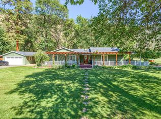 8127 Upper Applegate Rd, Jacksonville, OR 97530