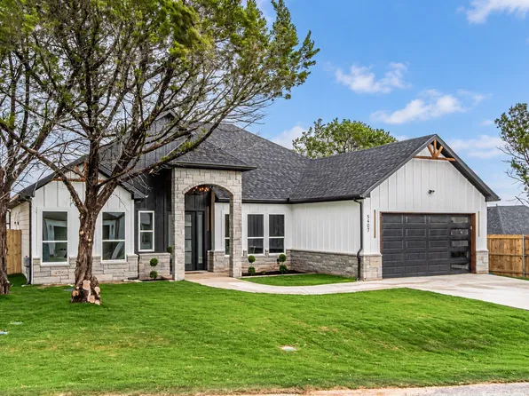 5407 Van Horn Dr, Granbury, TX 76048