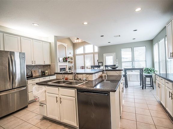4th image of 5014 Briar Stone Ln
