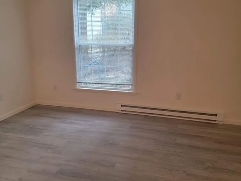 University Park Apartments near Cornell University — Photo 472
