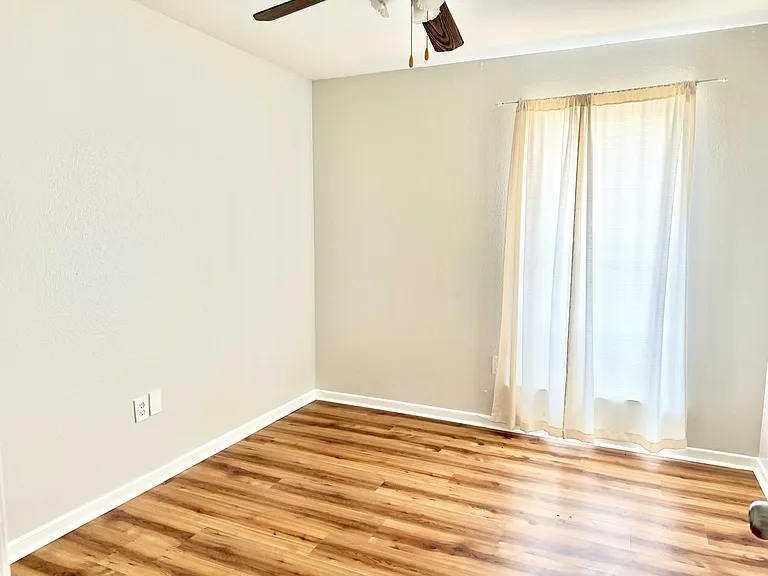 6937 N Rothmer Dr — Photo 5