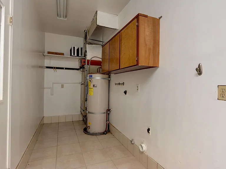 1230 SW Ingleside Ct — Photo 18