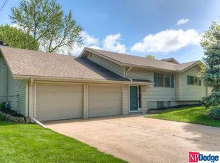 10706 Grand Ave, Omaha, NE 68134