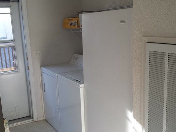 Mud Room (Washer/Dryer Hookups ONLY)