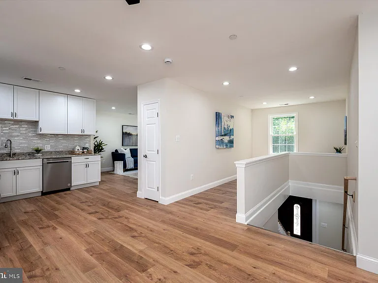 1400 Lower View Ct — Photo 23