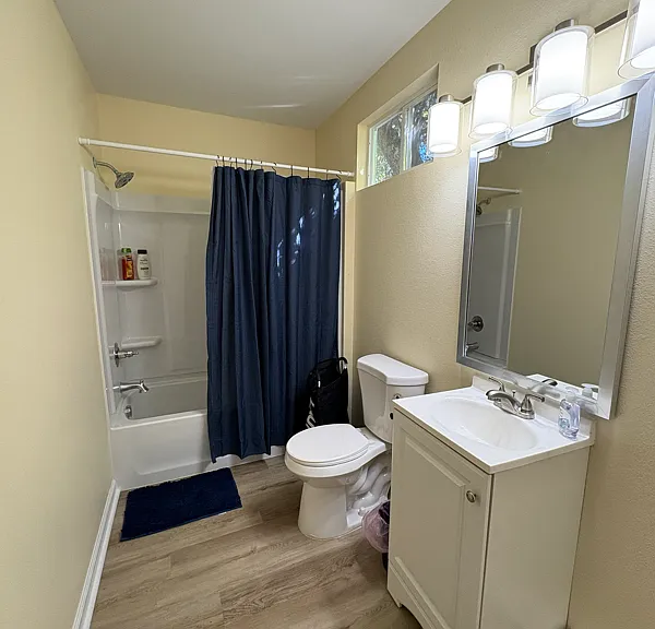 405 Bender St — Photo 7