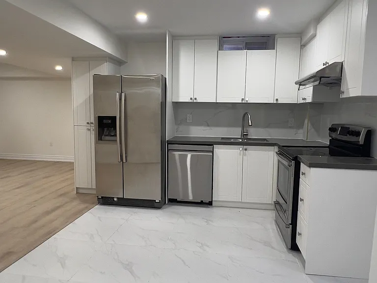 1330 Maddock Dr #BASEMENT — Photo 2
