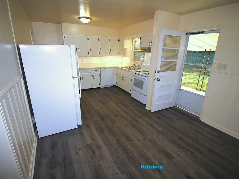 1090 Meridian Ct — Photo 40